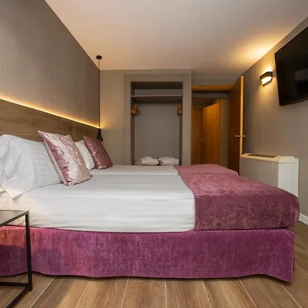 Yomo Eureka Hotel 4*